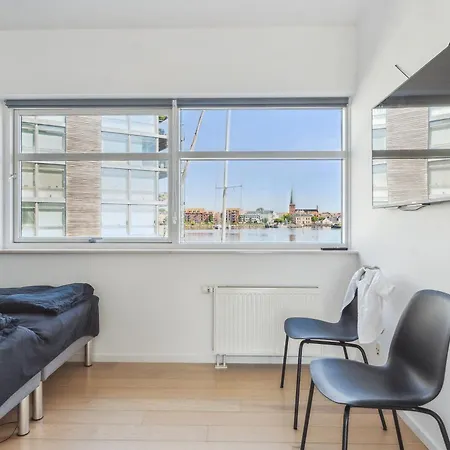 Luksusbolig Ved Havn Med Privat Badebro Апартаменты *
